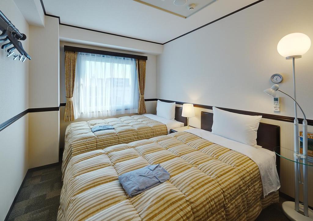 Toyoko Inn Aioi Eki Shinkansen Guchi Exterior photo