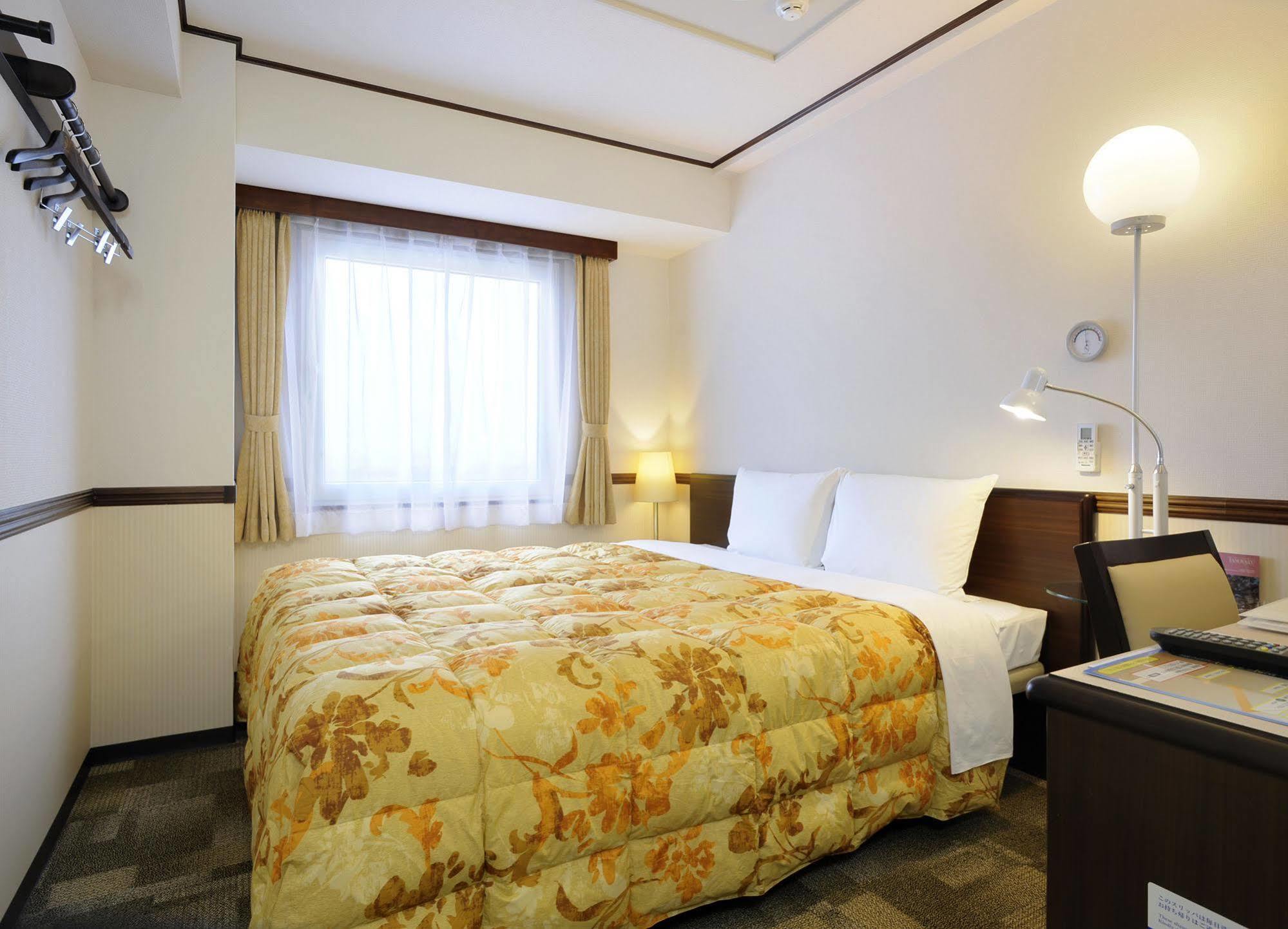 Toyoko Inn Aioi Eki Shinkansen Guchi Exterior photo